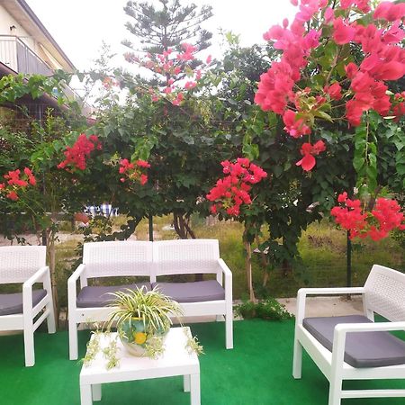 Casa Vacanza Alice & Mari Асчеа Екстериор снимка