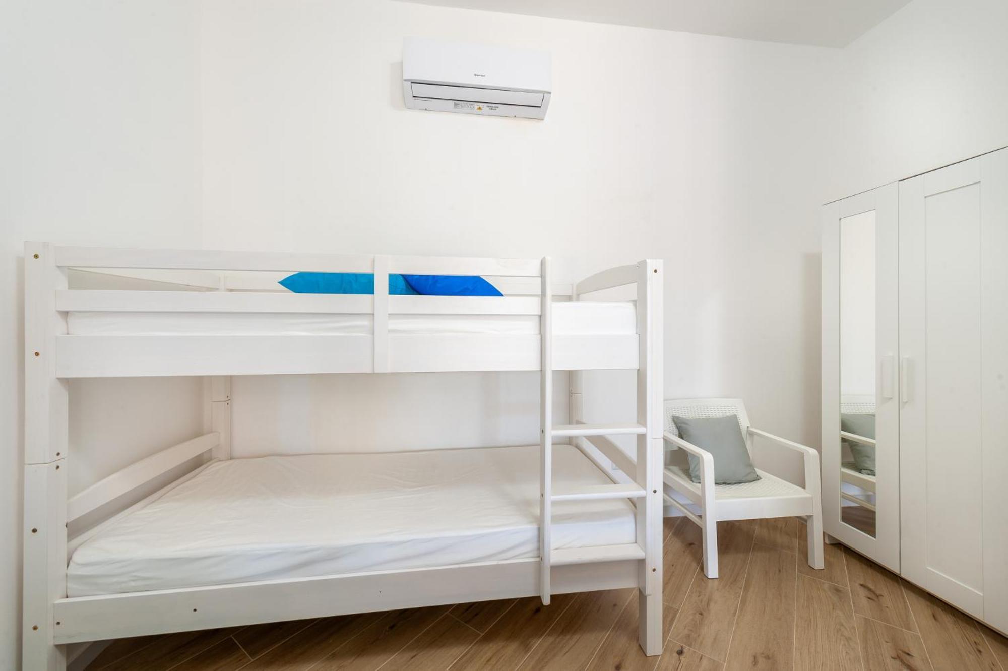 Casa Vacanza Alice & Mari Асчеа Стая снимка