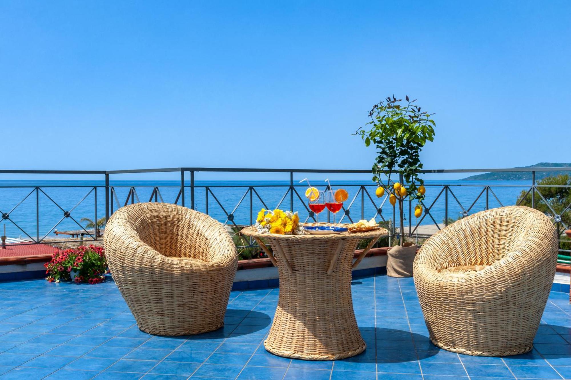 Casa Vacanza Alice & Mari Асчеа Екстериор снимка